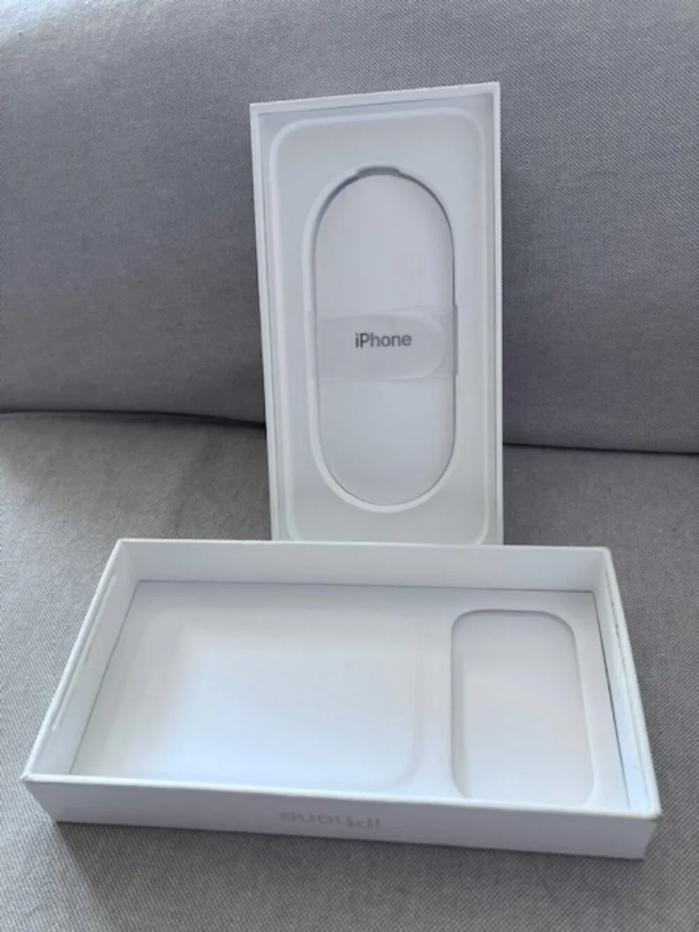 Apple iPhone 17 Pro Max - White Box - EUC